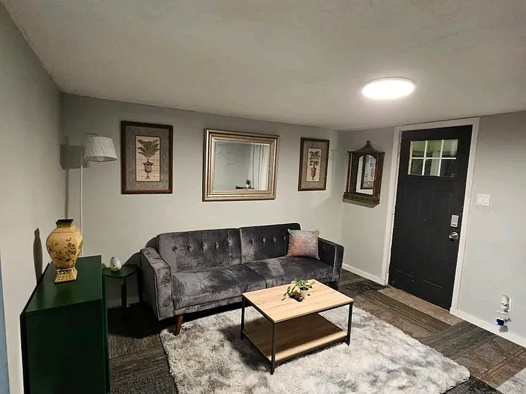 227 W Washington Ave — Photo 7