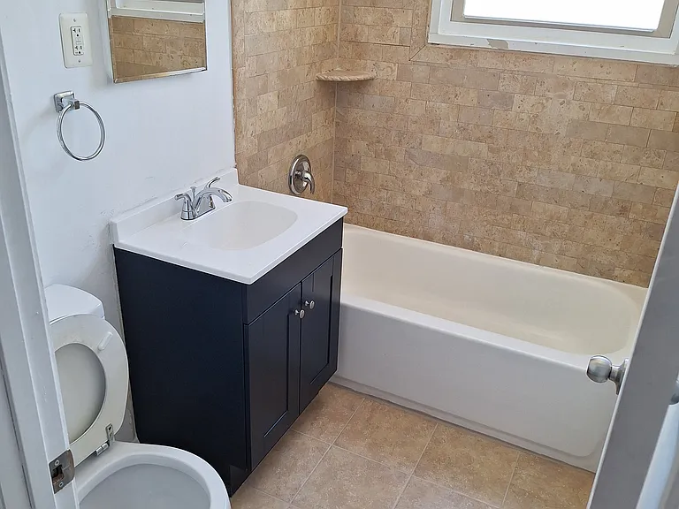 2844 Hartford St SE #203 — Photo 7
