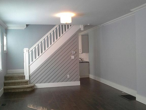 2nd image of 1039 E Tabor St