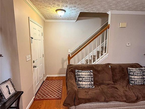4th image of 1110 Meadow Walk Ave