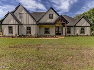 9094 Treadway Creek Dr, Hernando, MS 38632