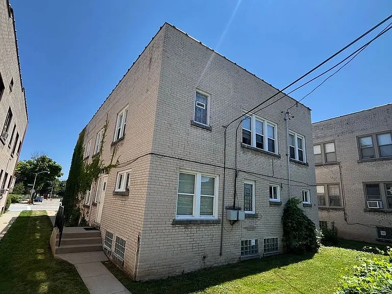 3279 S Kinnickinnic Ave. (6 Unit) — Photo 1