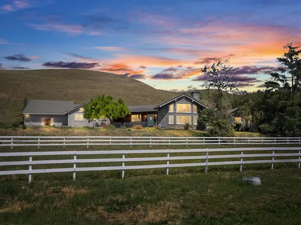 5955 Diablo Hills Rd, Tres Pinos, CA 95075