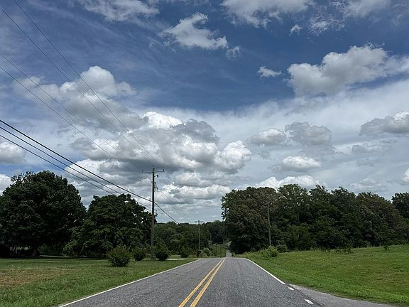 4th image of 511 Smith Rd