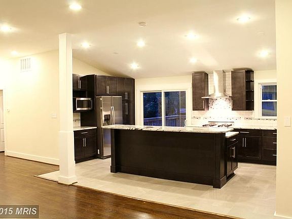 4th image of 1606 Woodmoor Ln