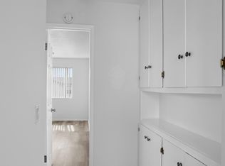 324 Stepney St APT 8, Inglewood, CA 90302