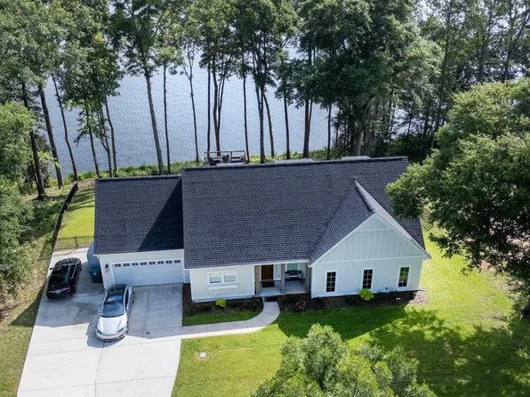 61 Memory Ln, Eufaula, AL 36027