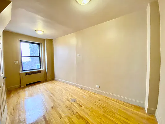 Rented by Compass | media 7