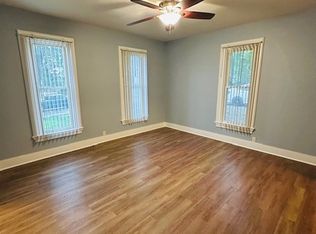 816 42nd St #A, Rock Island, IL 61201