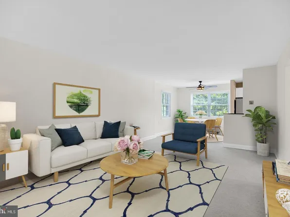 1700 W Abingdon Dr APT 203, Alexandria, VA 22314
