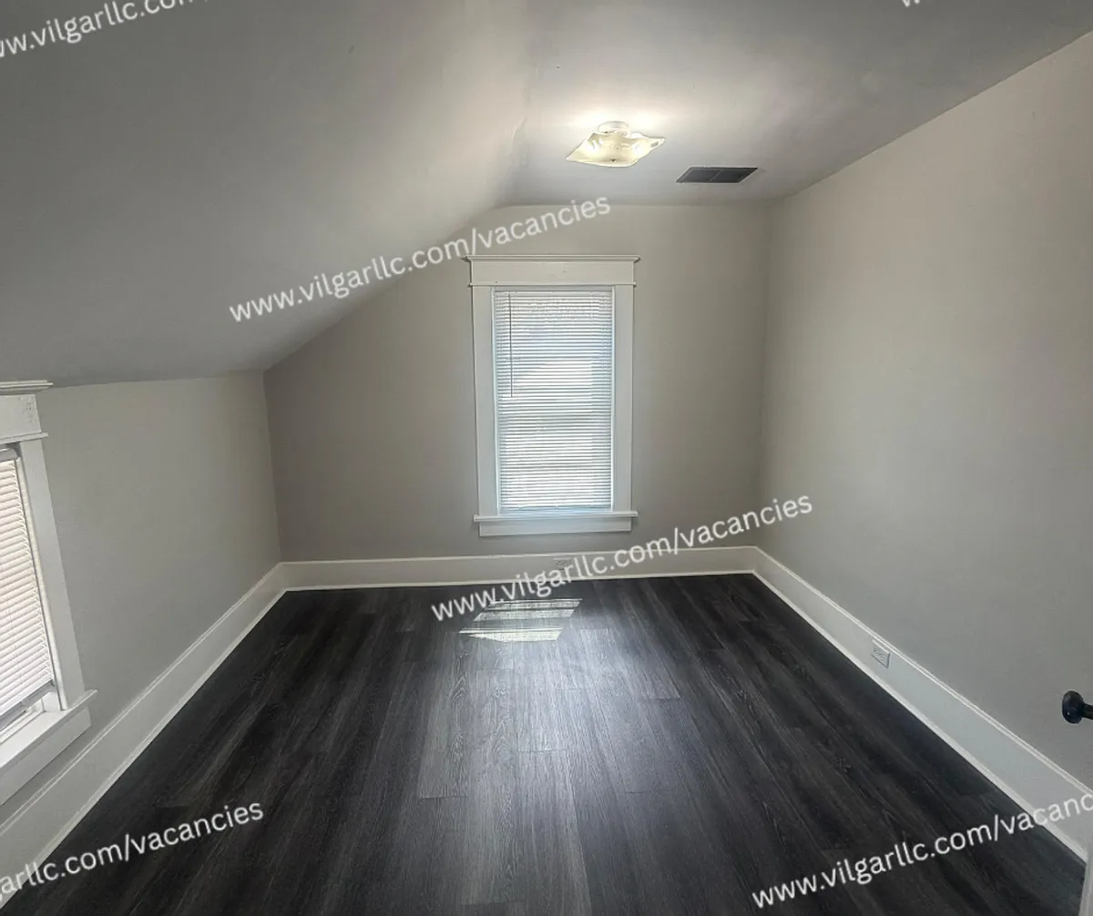 Building Photo - 321 Grove St