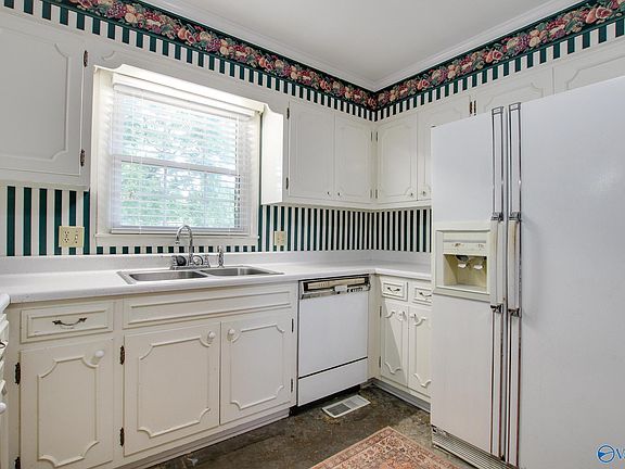5th image of 2301 Fleetwood Dr SE