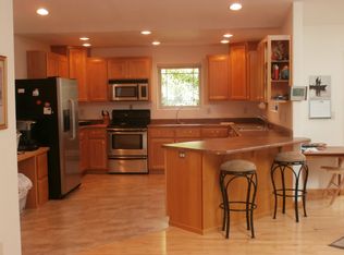 1177 2nd St NE, Bandon, OR 97411