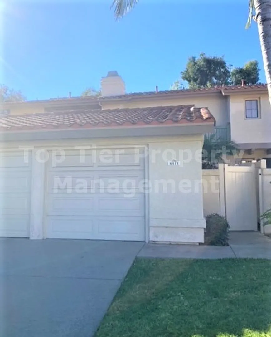 Charming 2 bed / 2 bath Townhome in Coastal Carlsbad - Available 11/26 — Photo 2