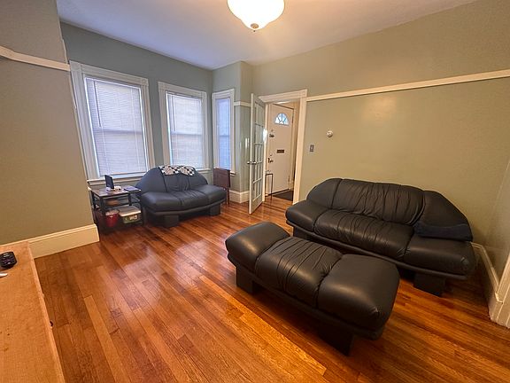 3rd image of 374 Highland Ave #R1