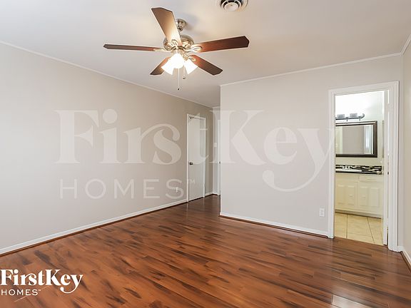 3rd image of 12115 Hillcroft St