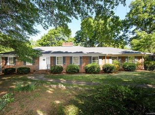 633 Nottingham Dr, Charlotte, NC 28211
