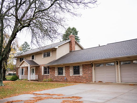 3rd image of 5746 Old Trail Ct