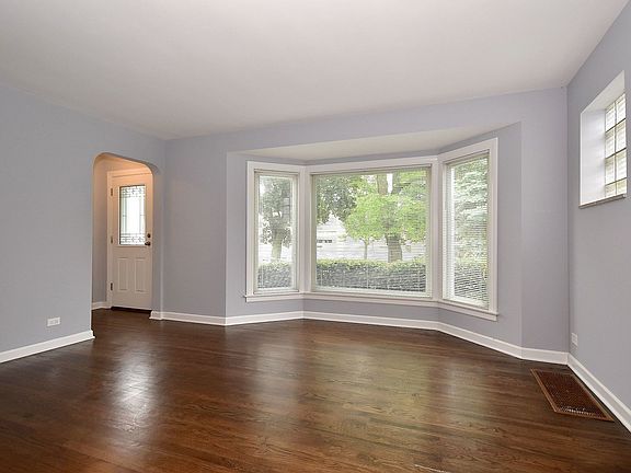 4th image of 1814 N 76th Ct