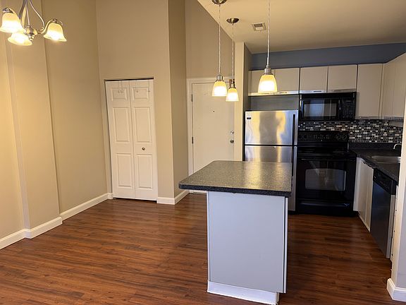 4th image of 1054 S Kingshighway Blvd APT D