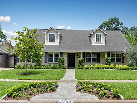 3rd image of 2307 Droxford Dr