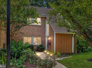 1474 Greenmont Ct, Reston, VA 20190