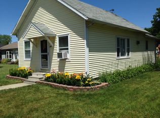 230 E 4th St, Clay Center, OH 43408