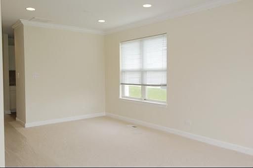 2nd image of 527 Heritage Dr #527
