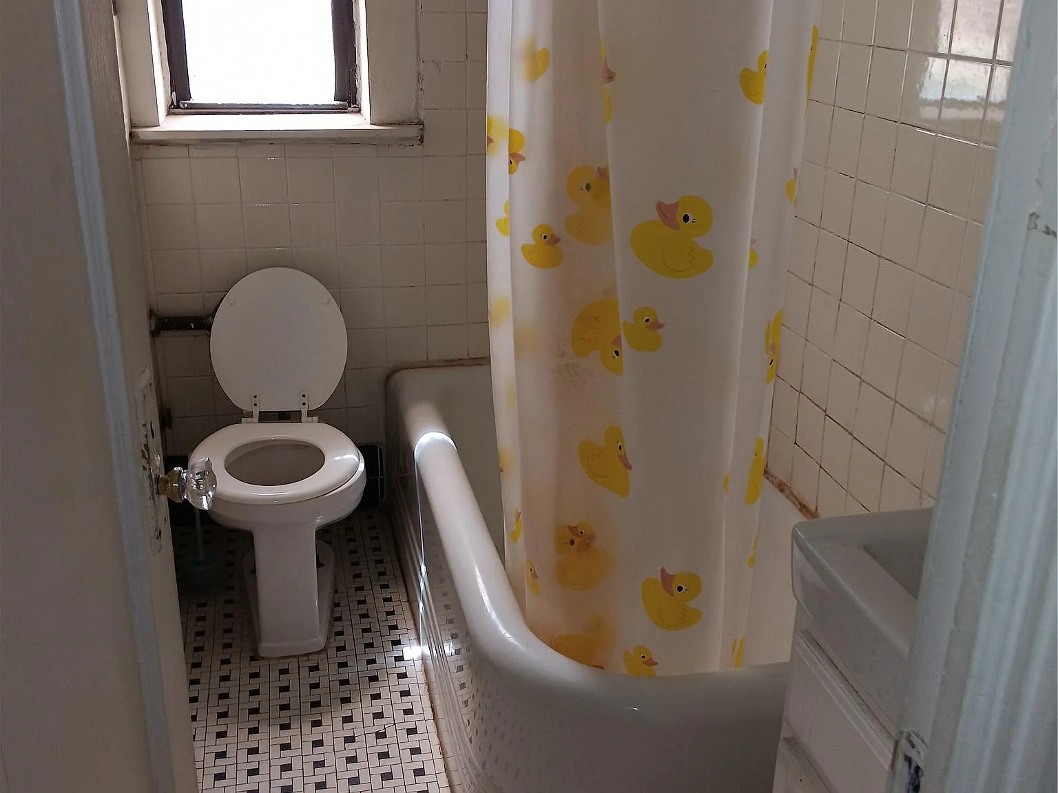 1 bed, 1.0 bath, 650 sqft, $2,200 — Photo 4