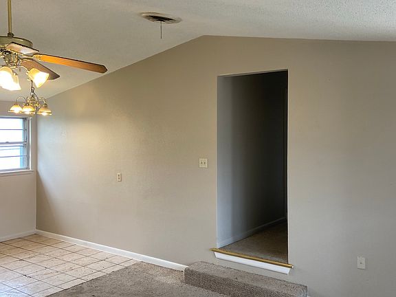 5th image of 1736 Walker Dr