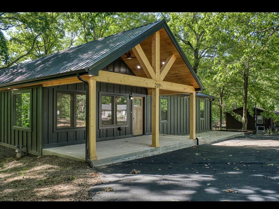 1st image of 209 Spencer Dr