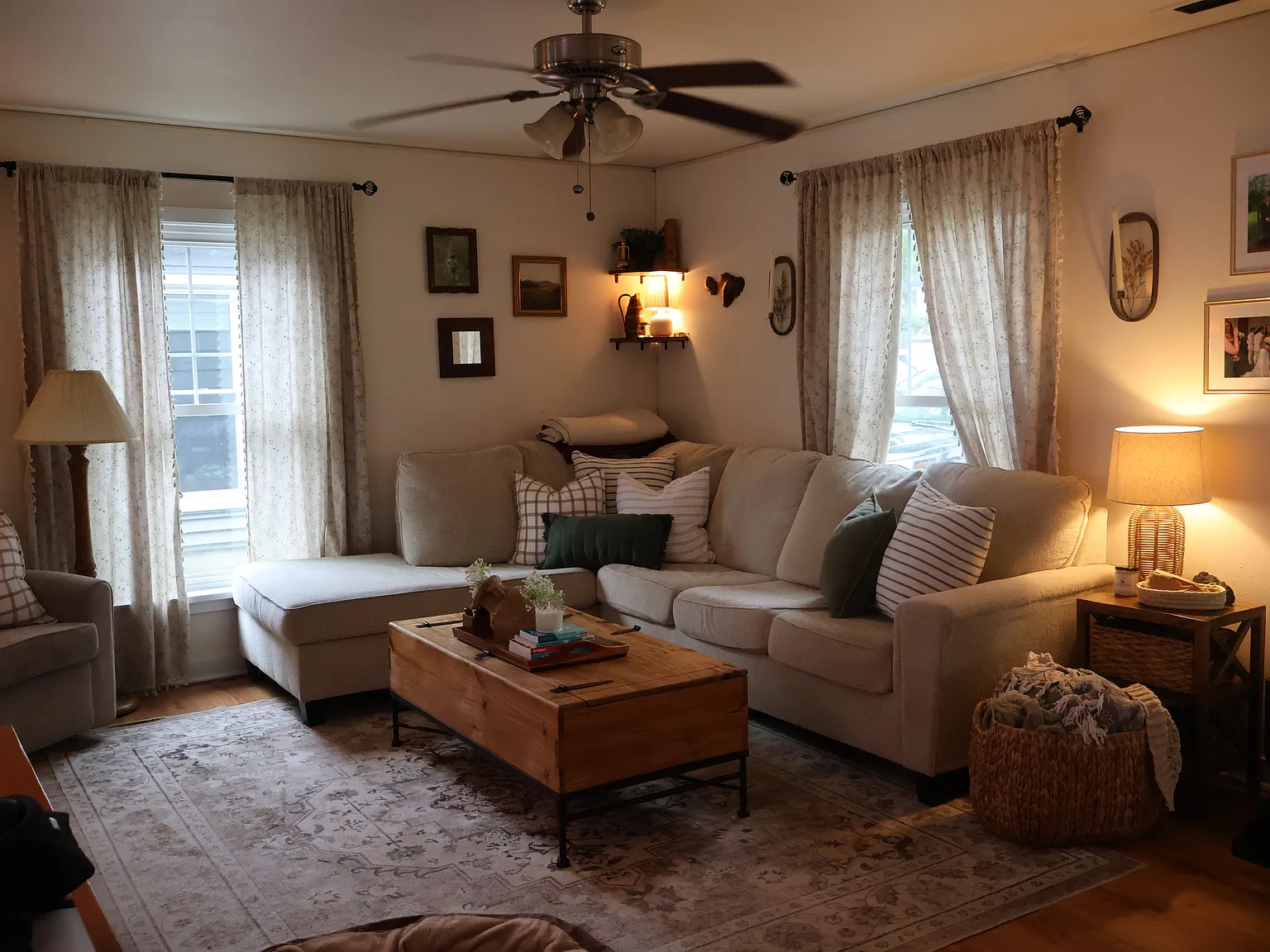 2 bed, 906 sqft, $2,100 — Photo 4