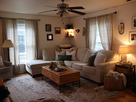 4th image of 4214 Warwick Way