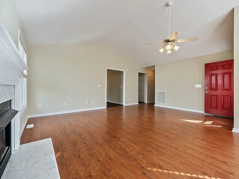 2032 Ferbow St — Photo 6