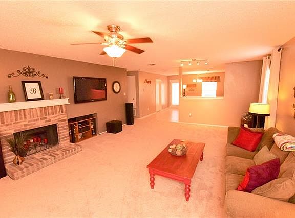 3rd image of 704 Claiborn Ln