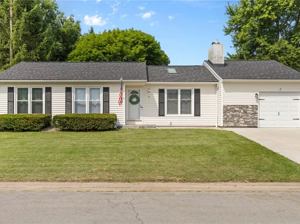 13 Sundew Ln, West Henrietta, NY 14586