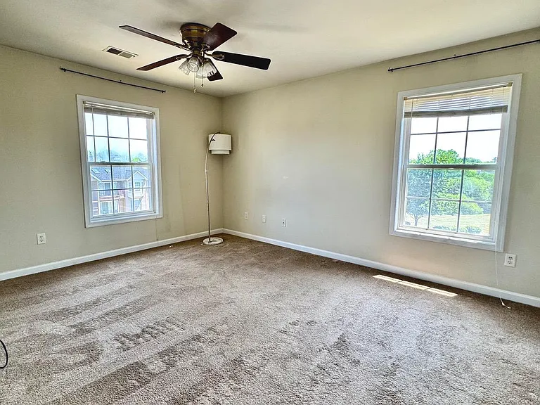 152 Brookland Ct #10 — Photo 17