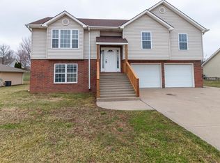 1005 E Pearl Ct, Savannah, MO 64485