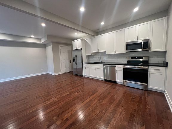 2nd image of 4641-47 N Malden St #4643-2