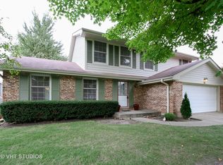 504 W Golf Rd, Libertyville, IL 60048