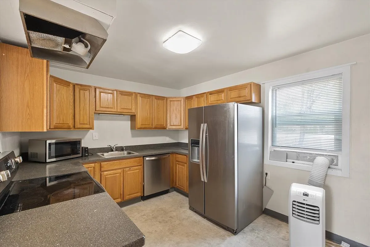 5 bed, 1805 sqft, $2,350 — Photo 4
