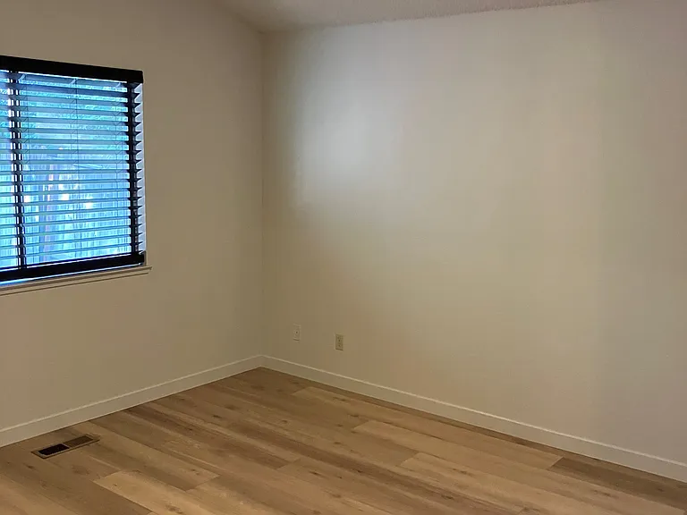 5901 Shadow Park Dr — Photo 9