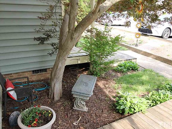 3rd image of 6511 Thetford Ct