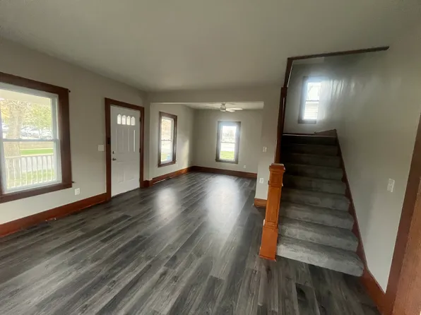 2756 4th St, Trenton, MI 48183