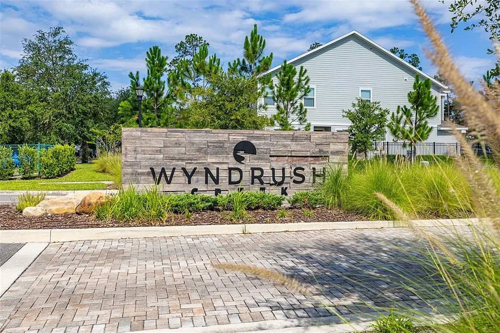3 bed, 2.5 bath, 1574 sqft, $2,100 — Photo 2