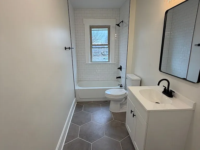 425 Hanford St — Photo 14