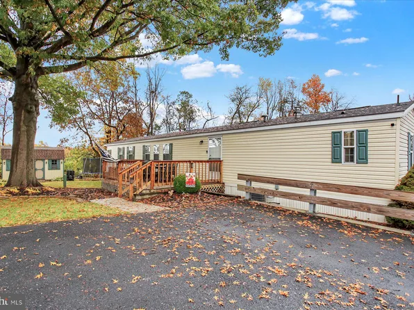 92 Mic Nan Dr, Middletown, PA 17057