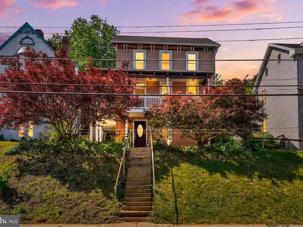 36 Hanover St, Glen Rock, PA 17327