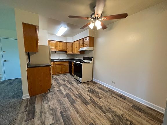 3rd image of 875 Westmoreland Dr