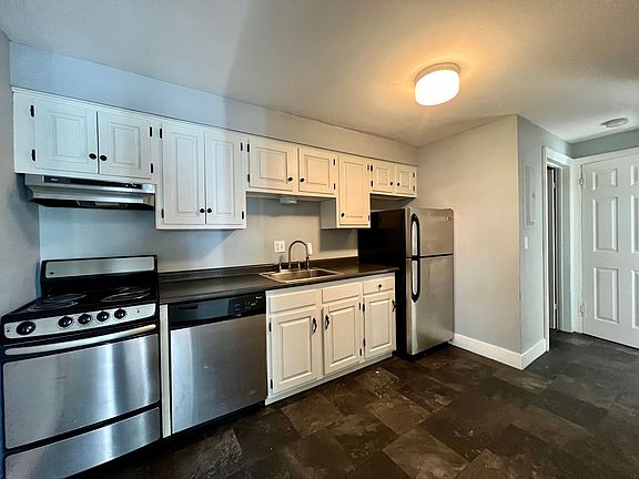 3rd image of 11 Ashland Ct #2